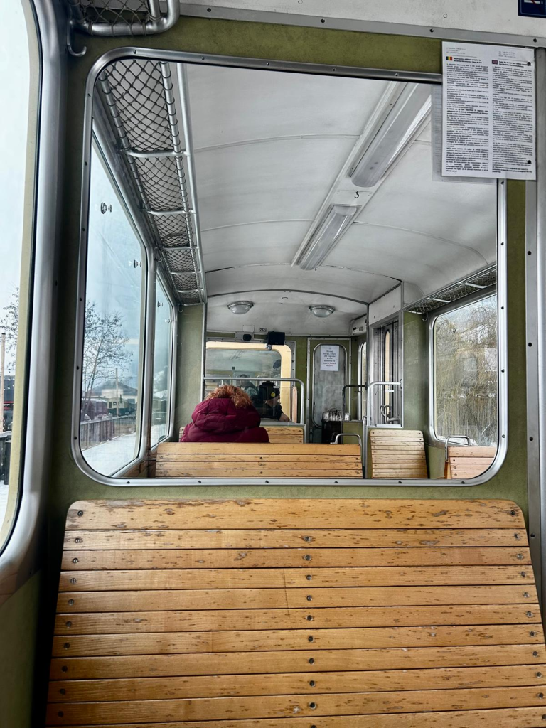 Mocănița Maramureș interior